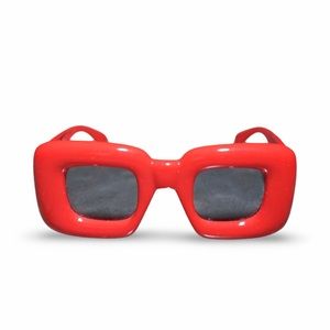 Red Glasses “VIZHU” Kitschy Style